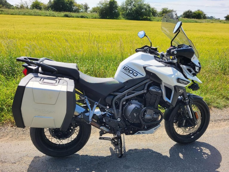 2017 17 TRIUMPH TIGER EXPLORER 1215 XCX WHITE ALLOY PANNIERS ADVENTURE TOURER