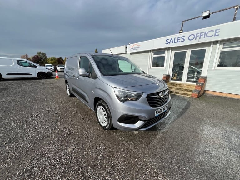 image for 2019 Vauxhall Combo 2300 1.5 Turbo D 100ps H1 Sportive Van PANEL VAN DIESEL Manual