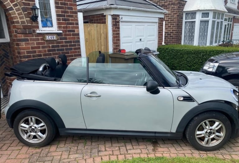 Mini-One CONVERTIBLE, 2013, Manual, 1598 (cc), 3 doors