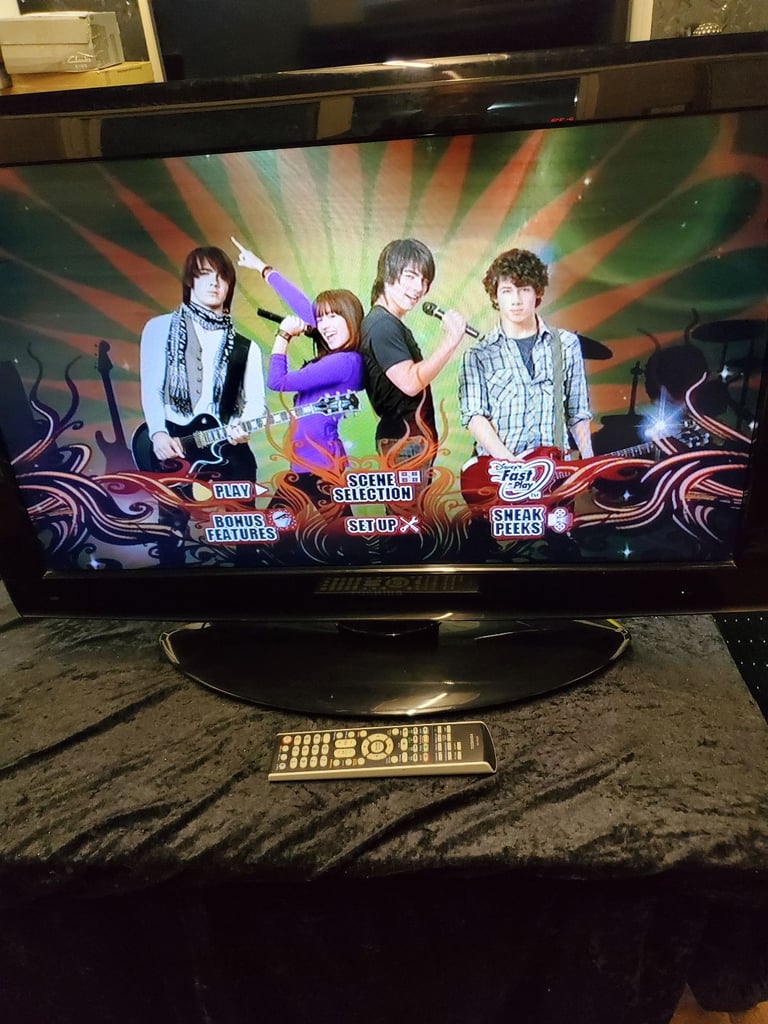 image for TOSHIBA 32 INCH  TV dvd combi 