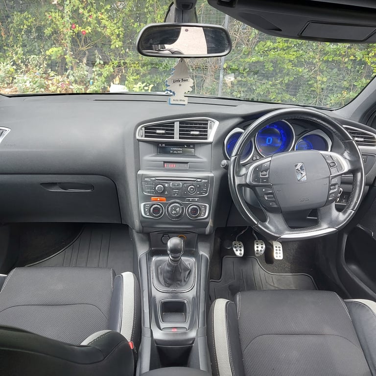 Citroen, DS4, Hatchback, 2013, Manual, 1560 (cc), 5 doors