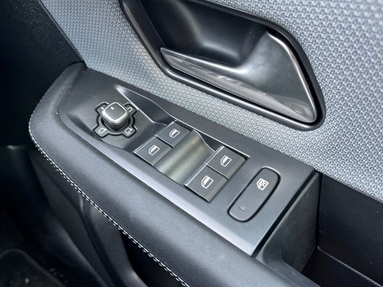  Vauxhall Grandland Electric 73kwh Gs Suv 5dr Electric Auto 213 Ps Electric