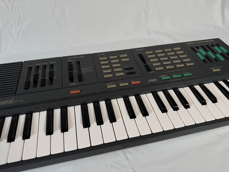 Yamaha Portasound PSS-360 Digital Synthesizer Keyboard
