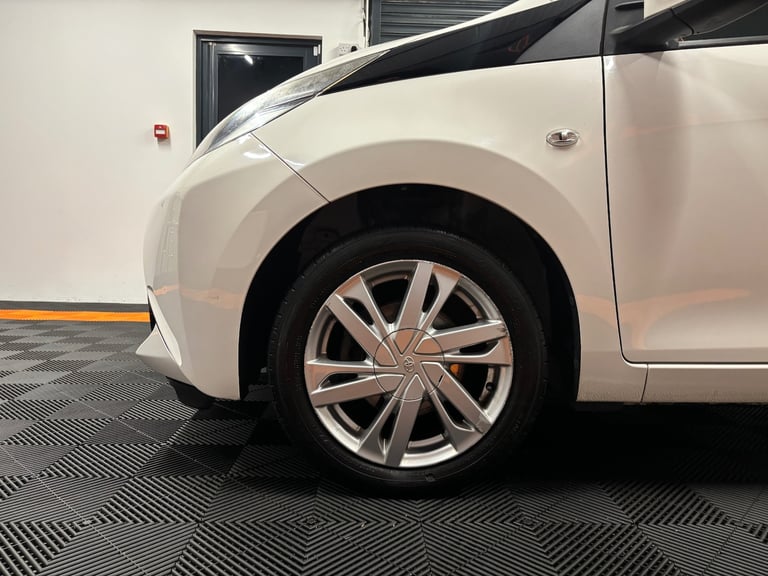2014 Toyota AYGO 1.0 VVT-i X-Pression 5dr x-shift HATCHBACK Petrol Manual