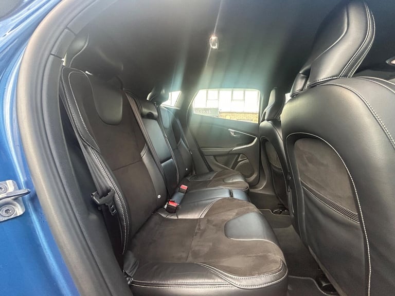 2018 Volvo V40 2.0 T2 R-Design Nav Plus Euro 6 (s/s) 5dr HATCHBACK Petrol Manual