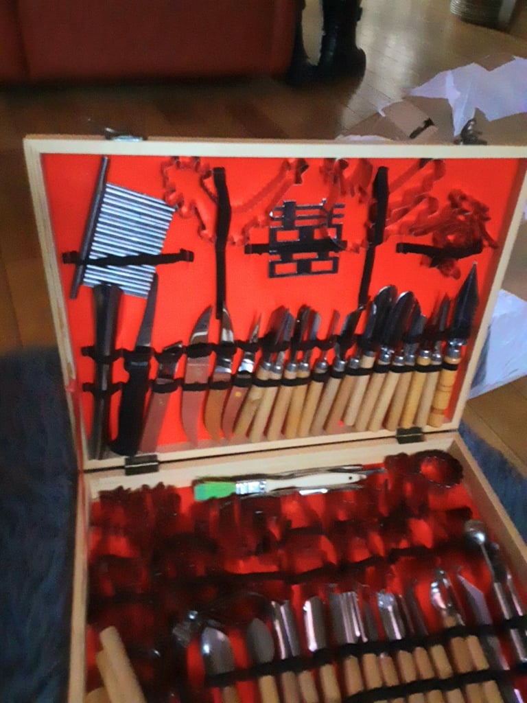 Case of over 80 tools for food prep