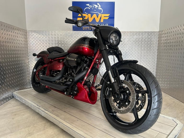 HARLEY-DAVIDSON PRO STREET BREAKOUT CVO 1801, 2017, ONLY 2 OWNERS & 1,463 MILES!