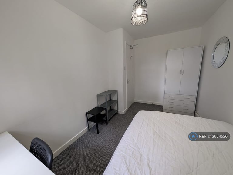 6 bedroom house in Denison Court, Nottingham, NG7 (6 bed) (#2654526)