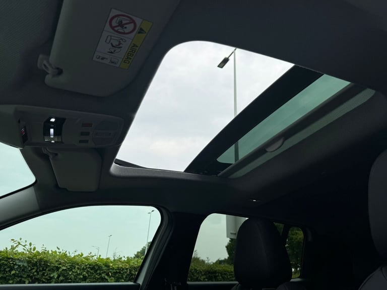 2025 Jeep Avenger 1.2 e-Hybrid Summit 5dr DCT Hatchback Petrol Automatic