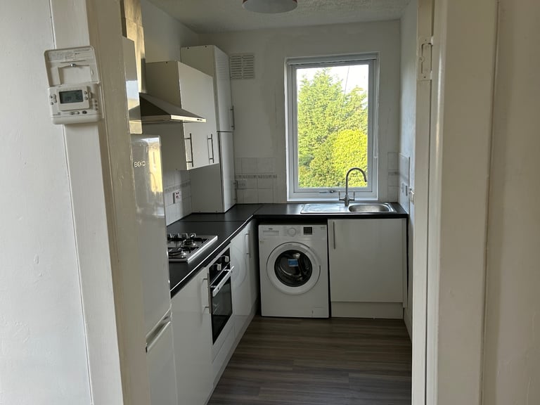 Refurbished two double bedroom flat to rent