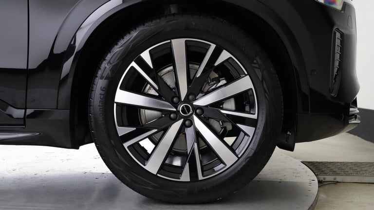 2025 Volvo XC90 B5 (P) AWD Plus Dark (Sunroof, Harman Kardon Sound, 360 Camera, BLIS) ESTATE Petr...