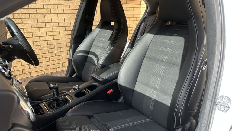 2018 Mercedes-Benz GLA 1.6 GLA180 Urban Edition SUV 5dr Petrol Manual Euro 6 (s/s) (122 ps) ESTAT...