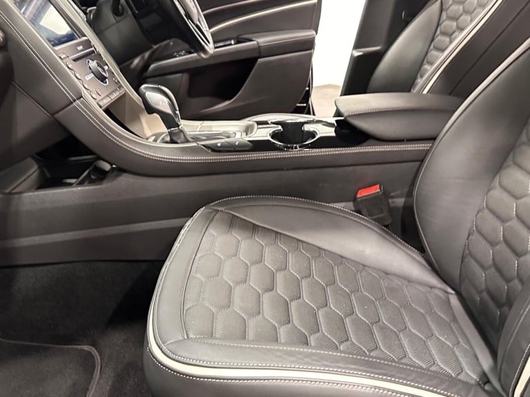 2018 Ford Mondeo 2.0 TDCi Vignale Hatchback 5dr Diesel Powershift Euro 6 (s/s) (180 ps) Hatchback...