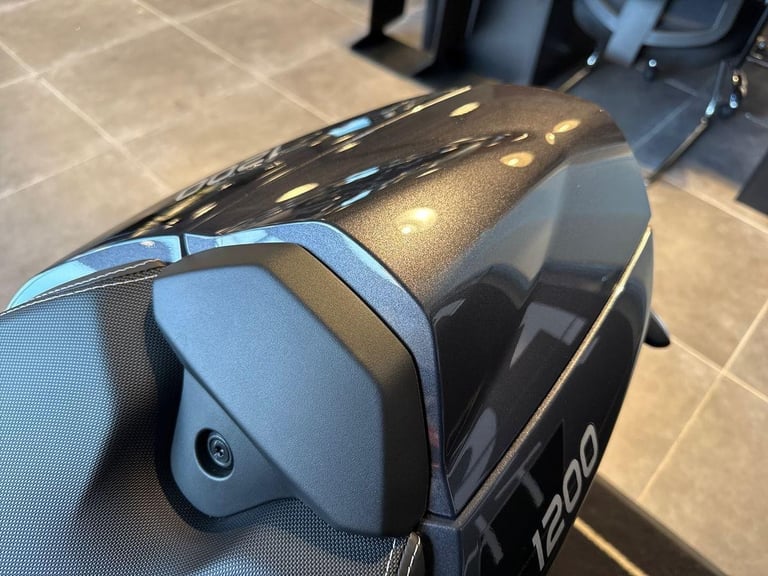 2025 Triumph Speed Triple 1200 RS PREMIUM COLOUR Petrol grey 6 Speed