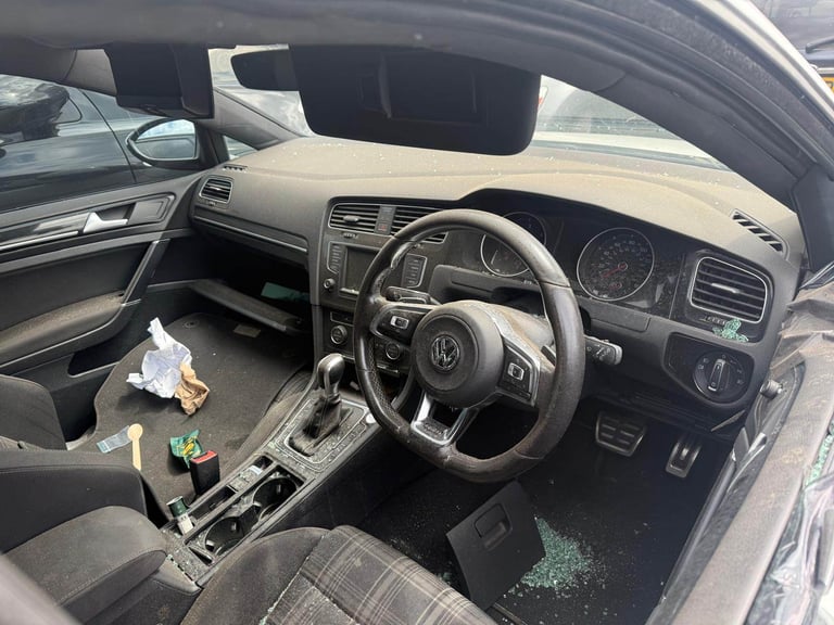 Breaking spare parts vw golf mk7 gtd white