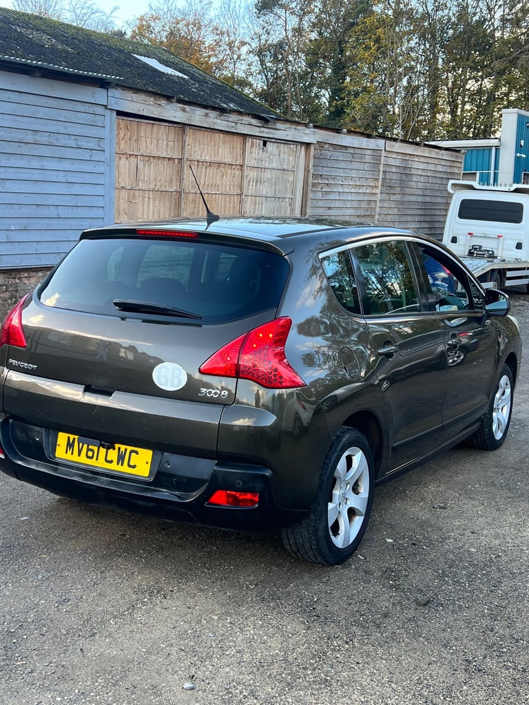 Peugeot, 3008, Hatchback, 2011, Semi-Auto, 1560 (cc), 5 doors