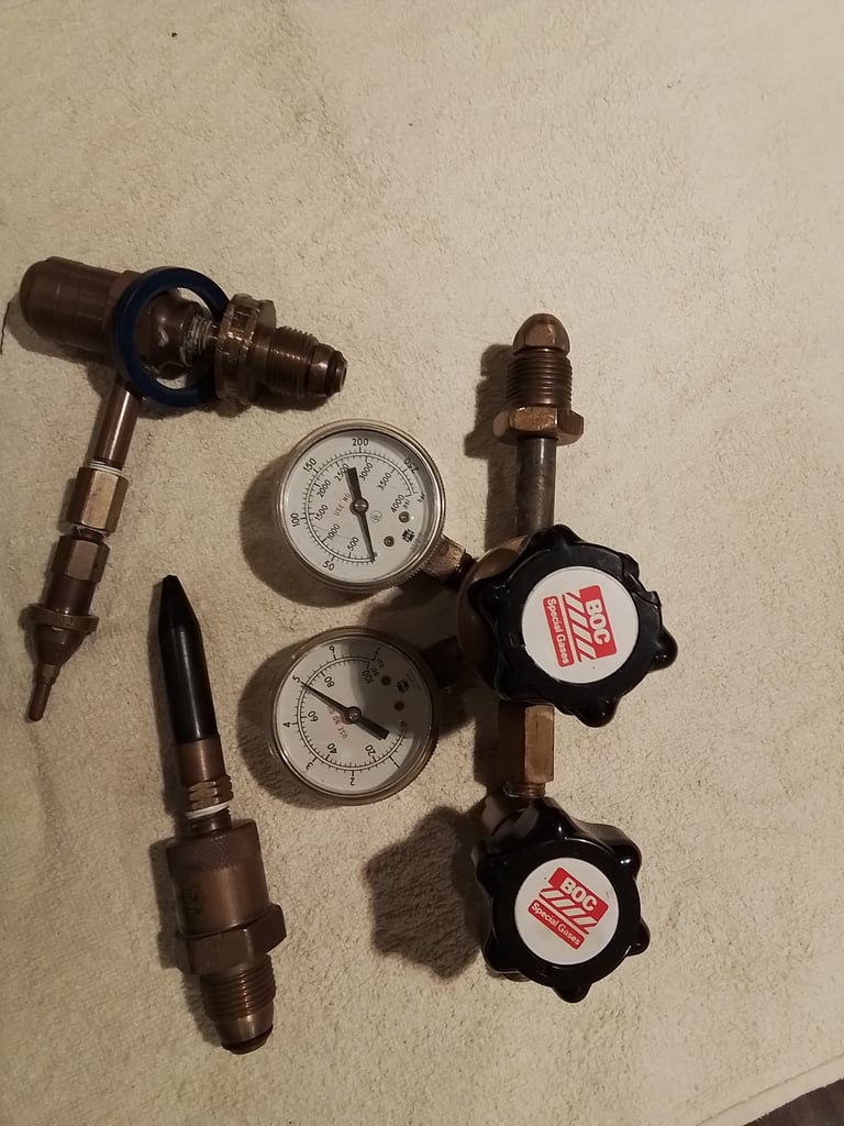 Helium tank valves  