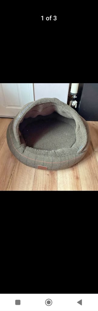 Igloo dog bed large