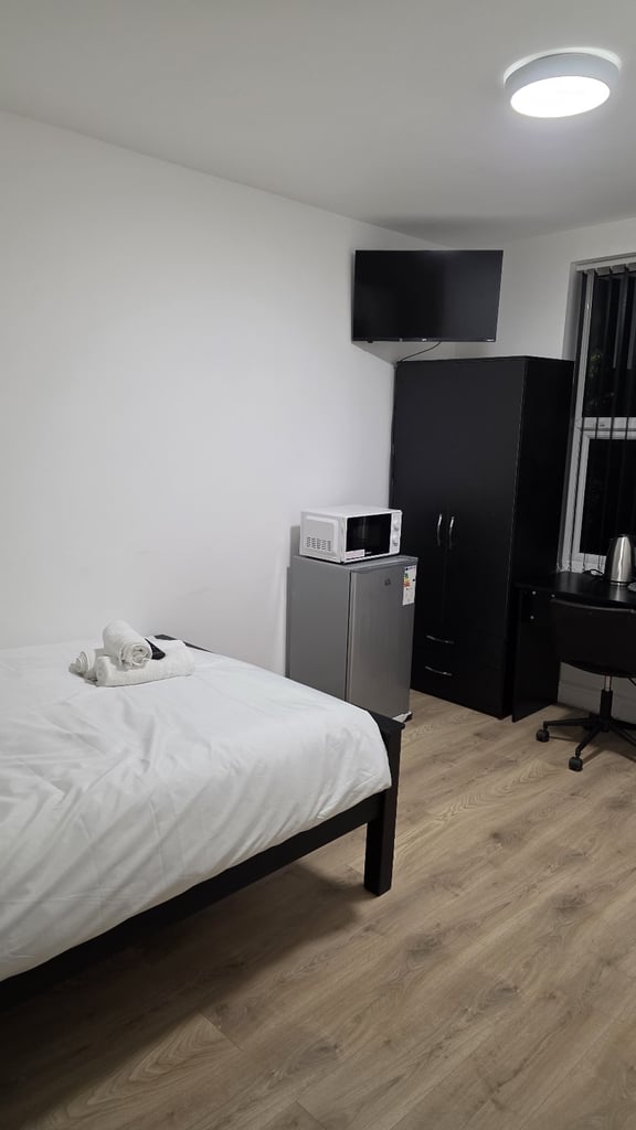 En-suite Studios available for rent short or long term 