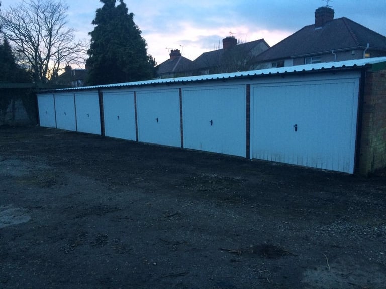 Lock-Up Garage to rent on gated site, Nuneaton CV11 5LS, £90pcm