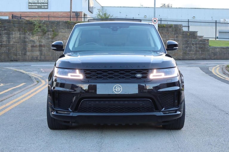LAND ROVER RANGE ROVER SPORT 3.0 D300 MHEV HSE Silver Auto 4WD Euro 6 (s/s) 5dr