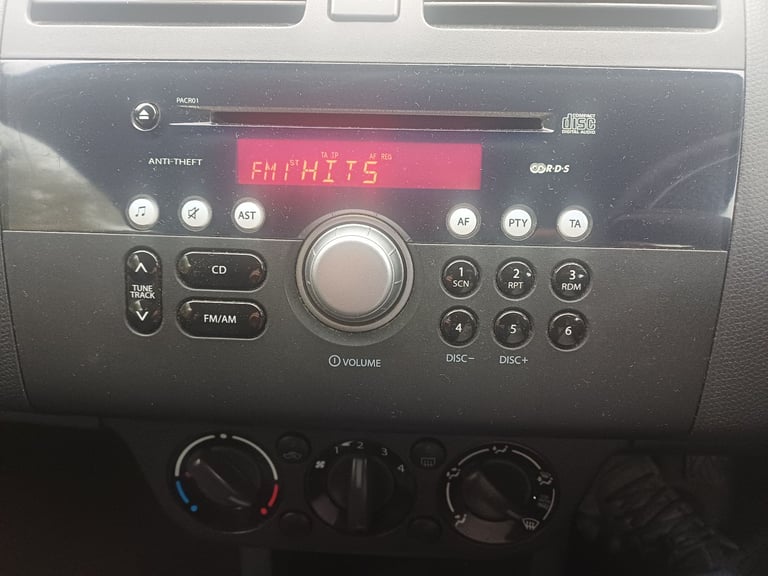 SUZUKI SWIFT 1.3 GL VERY LOW MILES BEAUTIFUL CONDITION 2 KEYS SERVICE HISTORY