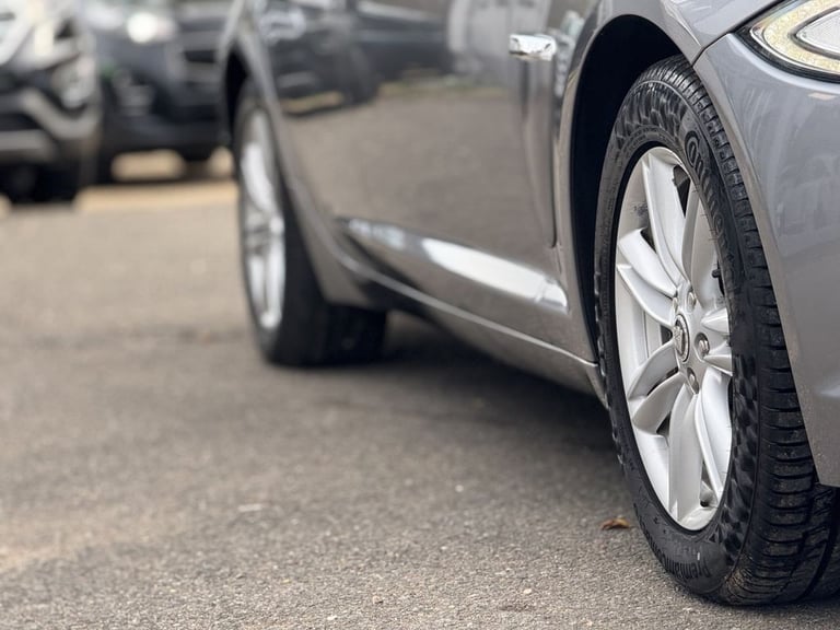 2012 Jaguar XF 3.0d V6 Luxury Saloon 4dr Diesel Auto Euro 5 (240 ps) Saloon Diesel Automatic