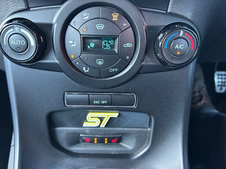 2014 Ford Fiesta 1.6T EcoBoost ST-2 3dr (182 ps) Hatchback Petrol Manual