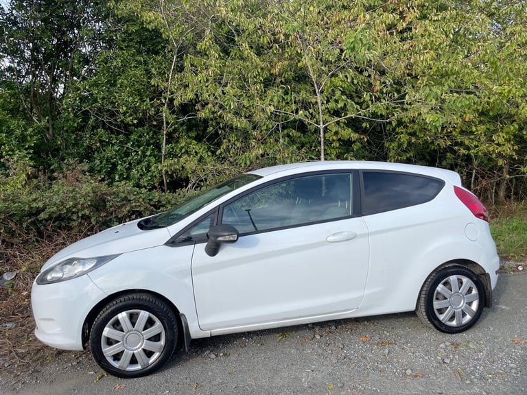 FORD FIESTA 1.2 STYLE 09 REG WHITE 3 DOOR MOT APRIL 5TH 2026 SERVICE HISTORY LOW INSURANCE 48+MPG