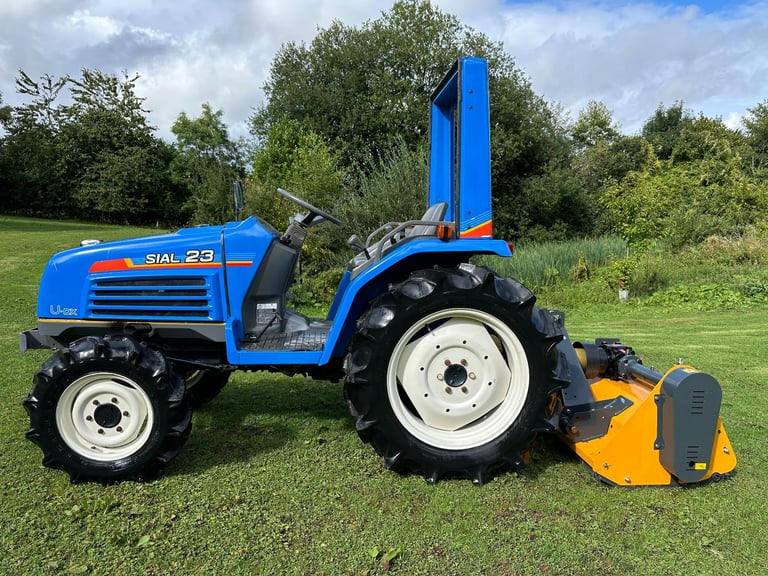 ISEKI SIAL 23 4WD Compact Tractor & New 5ft Flail Mower ** VERY NICE ** ** 998 Hours ** 23HP