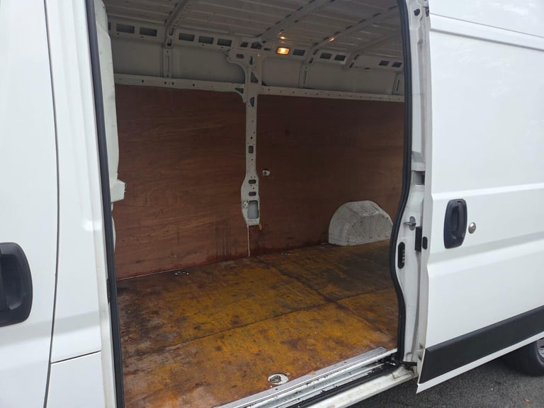 2018 Peugeot Boxer 2.0 BlueHDi 435 Professional L4 H2 Euro 6 5dr PANEL VAN Diesel Manual