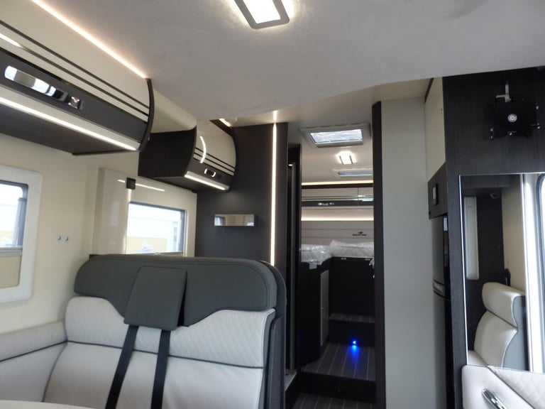 Roller Team Zefiro 685 Motorhome DIESEL MANUAL 2025
