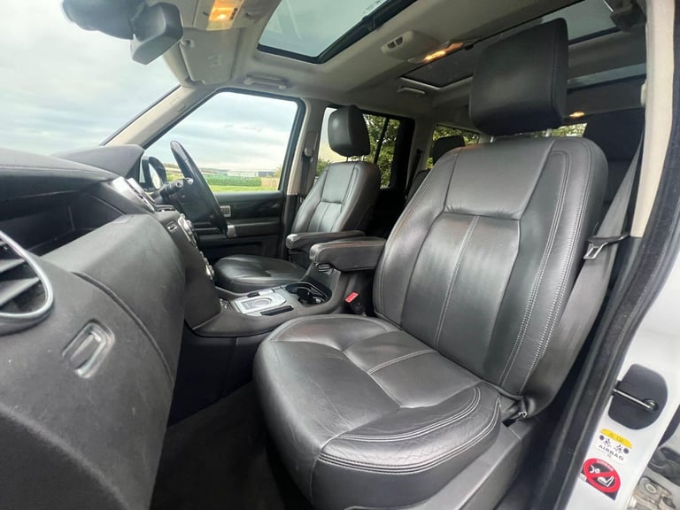 LAND ROVER DISCOVERY 4 3.0 SD V6 HSE 2015