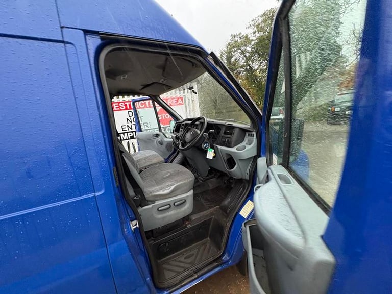 2011 Ford Transit Medium Roof Van TDCi 100ps PANEL VAN DIESEL Manual