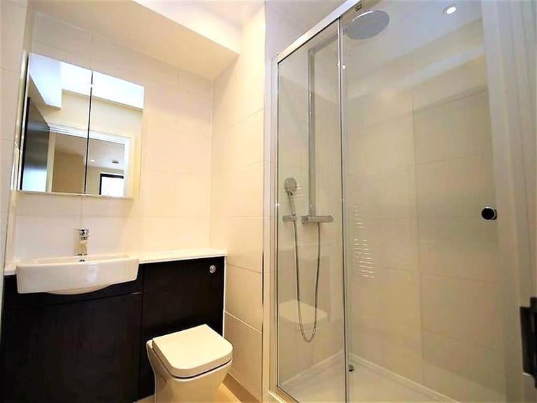 🏠 Bright room in Peckham for £800 including bills!