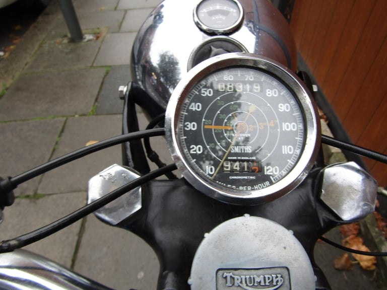 TRIUMPH TIGER T110 BONNEVILLE LOOKALIKE 1957  PRE UNIT . 8319 MILES .