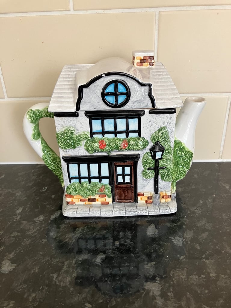 Vintage 1980’s Antique Shop Teapot