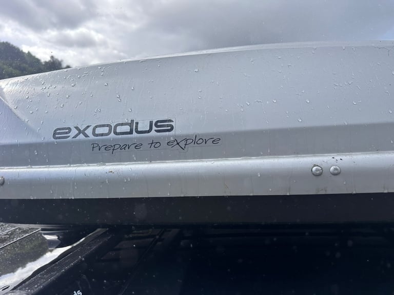 Exodus roof box 470L with key and clamps £210