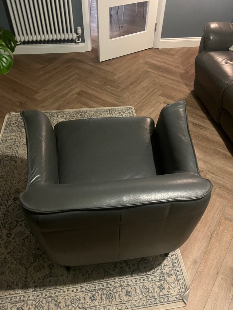 Leather armchair 
