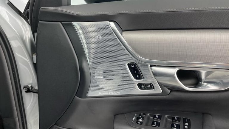 2024 Volvo V90 Ultra T8 AWD Plug-in hybrid Electric/Petrol Dark Automatic Estate Petrol Automatic