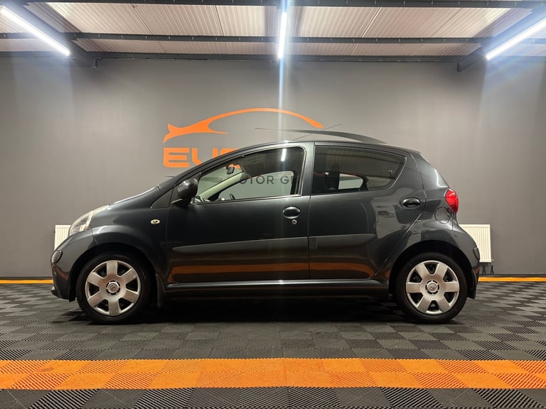 2006 Toyota AYGO 1.0 VVT-i + 5dr MMT HATCHBACK Petrol Automatic