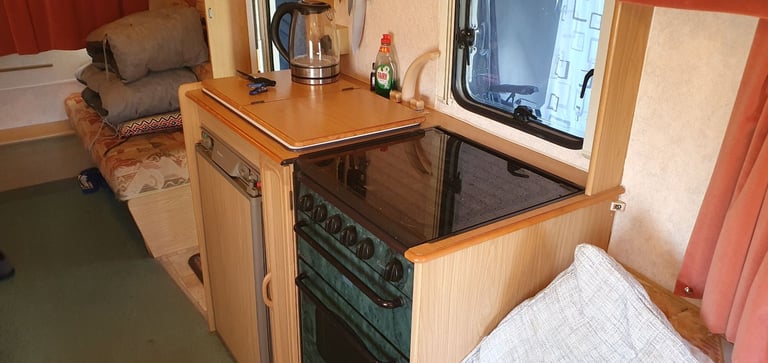 2000 Bailey Ranger 5 Berth Caravan For Sale