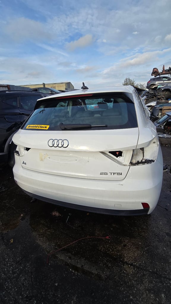 AUDI A1 2018-22 1.0 TFSI MANUAL USM DKLA WHITE LB9A - BREAKING FOR PARTS & SPARES