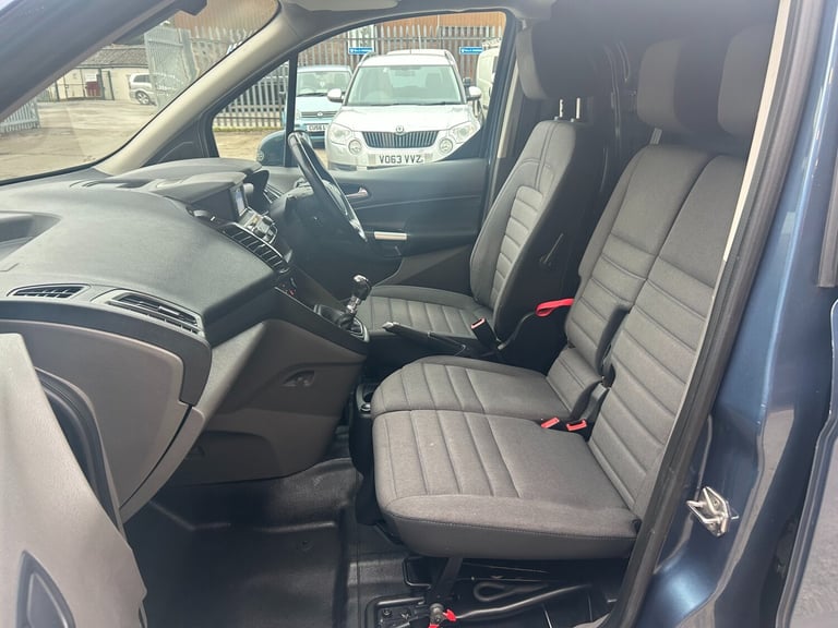 2018 68 Ford Transit Connect Limited 1.5 EcoBlue 120ps L1 SWB Blue 99,500 miles