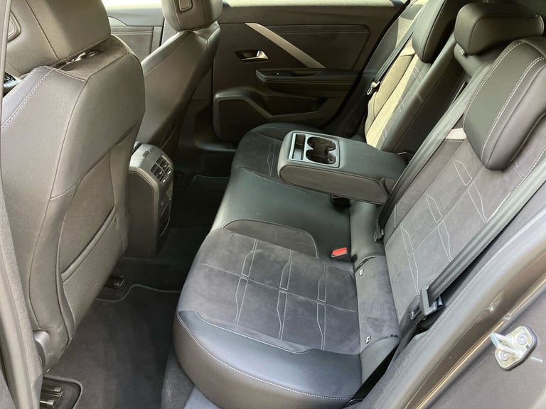 2024 Vauxhall Astra 115kW Ultimate 54kWh 5dr Auto Hatchback Electric Automatic