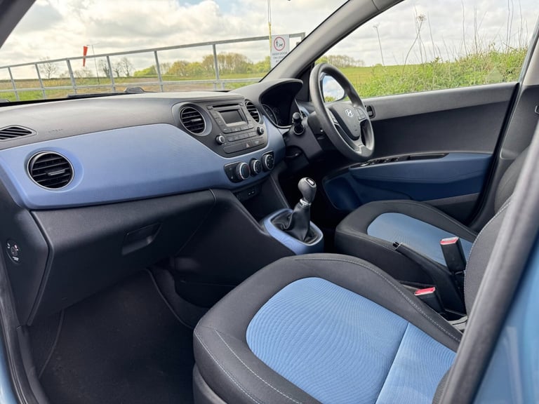 LOW MILEAGE + 2 KEYS