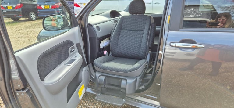 2007 Toyota Sienta PASSENGER SEAT WELCAB, 52,590 Miles, Petrol Autoc