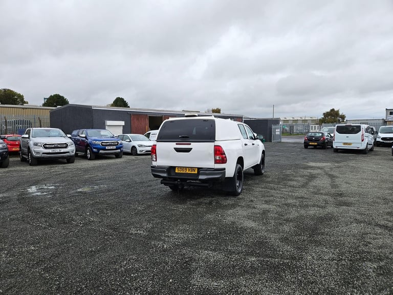 2019 ON A 69 TOYOTA HILUX ACTIVE D-4D 4WD 2.4 150BHP D/CAB PICKUP ULEZ FREE ZONE
