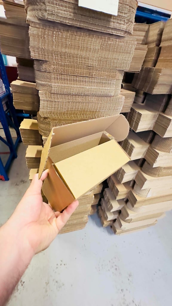 image for 850x Kite Packaging custom postal boxes 222mm x 150mm x 88mm (inside)