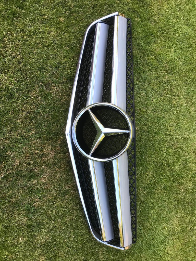 Mercedes 2012 E Class W207 Coupe front bonnet grill 
